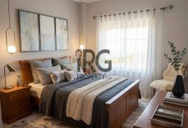 Spacious 3 Bedroom Apartment in the Heart of Loulé with storage.