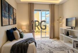 Spacious 3 Bedroom Apartment in the Heart of Loulé with storage.