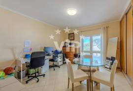 ALBUFEIRA – 4 BEDROOM VILLA – PRIVATE GARDEN – SWIMMING POOL – GARAGE