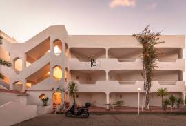 Commercial Investment Property for Sale in Semino, Vilamoura | 7.94% Yield with Tenant Until 2032