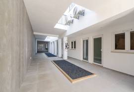 Fully Renovated Residential Investment Building for Sale in Barreira, Leiria | 17 Apartments | 7% Yield Fully Renovated Residential Investment Building for Sale in Barreira, Leiria | 17 Apartments | 7% Yield