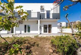 Fully Renovated Residential Investment Building for Sale in Barreira, Leiria | 17 Apartments | 7% Yield Fully Renovated Residential Investment Building for Sale in Barreira, Leiria | 17 Apartments | 7% Yield