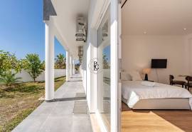Fully Renovated Residential Investment Building for Sale in Barreira, Leiria | 17 Apartments | 7% Yield Fully Renovated Residential Investment Building for Sale in Barreira, Leiria | 17 Apartments | 7% Yield
