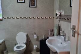Excellent 4 Bed Room House & Farm To Redevelop For Sale In Kabwe, Zambia Excellent 4 Bed Room House & Farm To Redevelop For Sale In Kabwe, Zambia