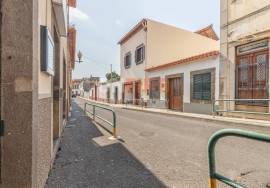 4 bedroom villa with garage in Funchal 4 bedroom villa with garage in Funchal