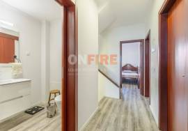 4 bedroom villa with garage in Funchal 4 bedroom villa with garage in Funchal