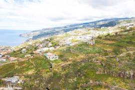 Great Opportunity, Villa and Land with definitive sea views