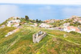 Great Opportunity, Villa and Land with definitive sea views