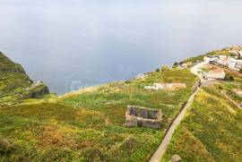 Great Opportunity, Villa and Land with definitive sea views