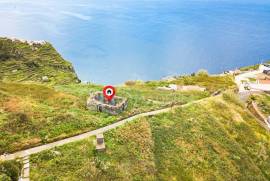 Great Opportunity, Villa and Land with definitive sea views