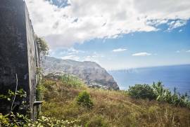 Great Opportunity, Villa and Land with definitive sea views