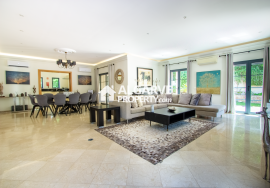 Fabulous  Villa 5+1 near the beach and close to Quinta do Lago and Vale Lobo, Algarve