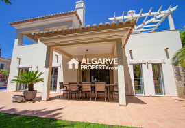 Fabulous  Villa 5+1 near the beach and close to Quinta do Lago and Vale Lobo, Algarve