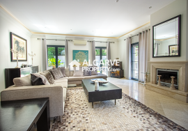 Fabulous  Villa 5+1 near the beach and close to Quinta do Lago and Vale Lobo, Algarve