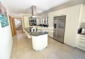 Fabulous  Villa 5+1 near the beach and close to Quinta do Lago and Vale Lobo, Algarve
