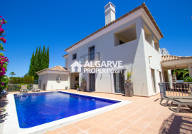 Fabulous  Villa 5+1 near the beach and close to Quinta do Lago and Vale Lobo, Algarve