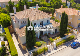 Fabulous  Villa 5+1 near the beach and close to Quinta do Lago and Vale Lobo, Algarve