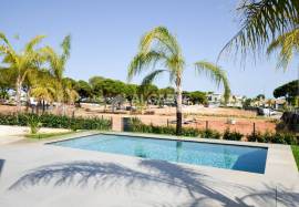 Contemporary style 3 bedroom villas with garden and swimming pool near Vilamoura/Vila Sol, Algarve