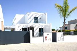 Contemporary style 3 bedroom villas with garden and swimming pool near Vilamoura/Vila Sol, Algarve