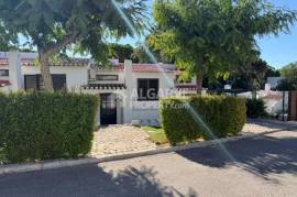 Two bedroom villa close to the beach and golf in Albufeira