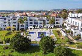 2 bedroom apartment in Vila Rosa Golf near Praia da Falésia and Marina in Vilamoura, Algarve