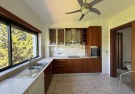 2 bedroom apartment in Vila Rosa Golf near Praia da Falésia and Marina in Vilamoura, Algarve