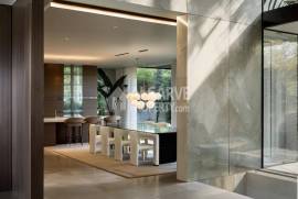 Contemporary Luxury 4-bedroom Villa in Vilamoura