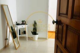 Penthouse with sea view and central location in Loulé