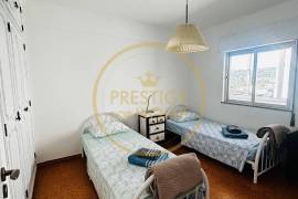 Penthouse with sea view and central location in Loulé