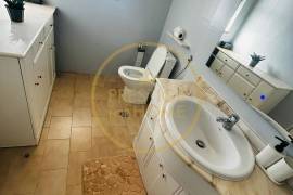 Penthouse with sea view and central location in Loulé