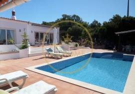 4-bedroom villa with panoramic sea views, swimming pool and 5,000 m² of land – Santa Bárbara de Nexe