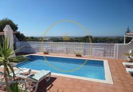 4-bedroom villa with panoramic sea views, swimming pool and 5,000 m² of land – Santa Bárbara de Nexe