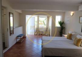 4-bedroom villa with panoramic sea views, swimming pool and 5,000 m² of land – Santa Bárbara de Nexe