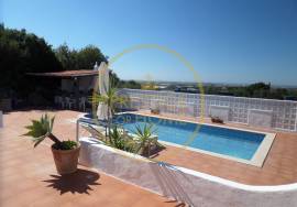 4-bedroom villa with panoramic sea views, swimming pool and 5,000 m² of land – Santa Bárbara de Nexe