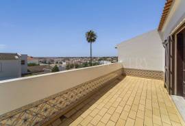 Tavira – Spacious 4-bedroom villa with sea views, garage and near centre Tavira – Spacious 4-bedroom villa with sea views, garage and near centre