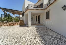 Tavira – Spacious 4-bedroom villa with sea views, garage and near centre Tavira – Spacious 4-bedroom villa with sea views, garage and near centre