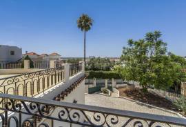 Tavira – Spacious 4-bedroom villa with sea views, garage and near centre Tavira – Spacious 4-bedroom villa with sea views, garage and near centre
