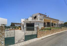 Tavira – Spacious 4-bedroom villa with sea views, garage and near centre Tavira – Spacious 4-bedroom villa with sea views, garage and near centre