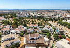 Tavira – Spacious 4-bedroom villa with sea views, garage and near centre Tavira – Spacious 4-bedroom villa with sea views, garage and near centre