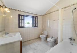 Tavira – Spacious 4-bedroom villa with sea views, garage and near centre Tavira – Spacious 4-bedroom villa with sea views, garage and near centre