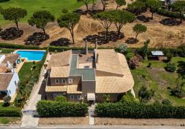 Vilamoura golf-front villa with pool, AL licence and open views Vilamoura golf-front villa with pool, AL licence and open views