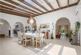Vilamoura golf-front villa with pool, AL licence and open views Vilamoura golf-front villa with pool, AL licence and open views