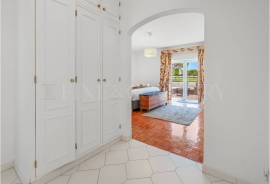 Vilamoura golf-front villa with pool, AL licence and open views Vilamoura golf-front villa with pool, AL licence and open views