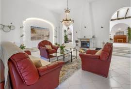 Vilamoura golf-front villa with pool, AL licence and open views Vilamoura golf-front villa with pool, AL licence and open views