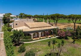 Vilamoura golf-front villa with pool, AL licence and open views