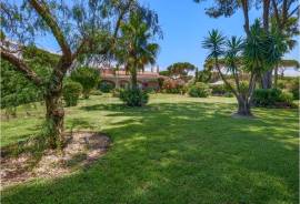 Vilamoura golf-front villa with pool, AL licence and open views Vilamoura golf-front villa with pool, AL licence and open views