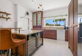 Vilamoura golf-front villa with pool, AL licence and open views Vilamoura golf-front villa with pool, AL licence and open views