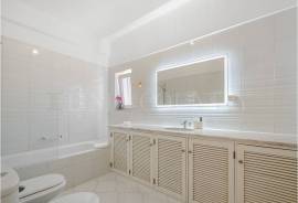 Vilamoura golf-front villa with pool, AL licence and open views Vilamoura golf-front villa with pool, AL licence and open views