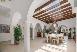 Vilamoura golf-front villa with pool, AL licence and open views Vilamoura golf-front villa with pool, AL licence and open views