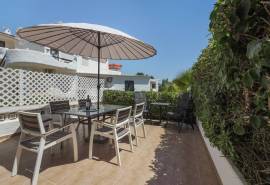 Alporchinhos/Porches - 2-bedroom townhouse, sea views, communal pool, walking distance to beaches and amenities Alporchinhos/Porches - 2-bedroom townhouse, sea views, communal pool, walking distance to beaches and amenities